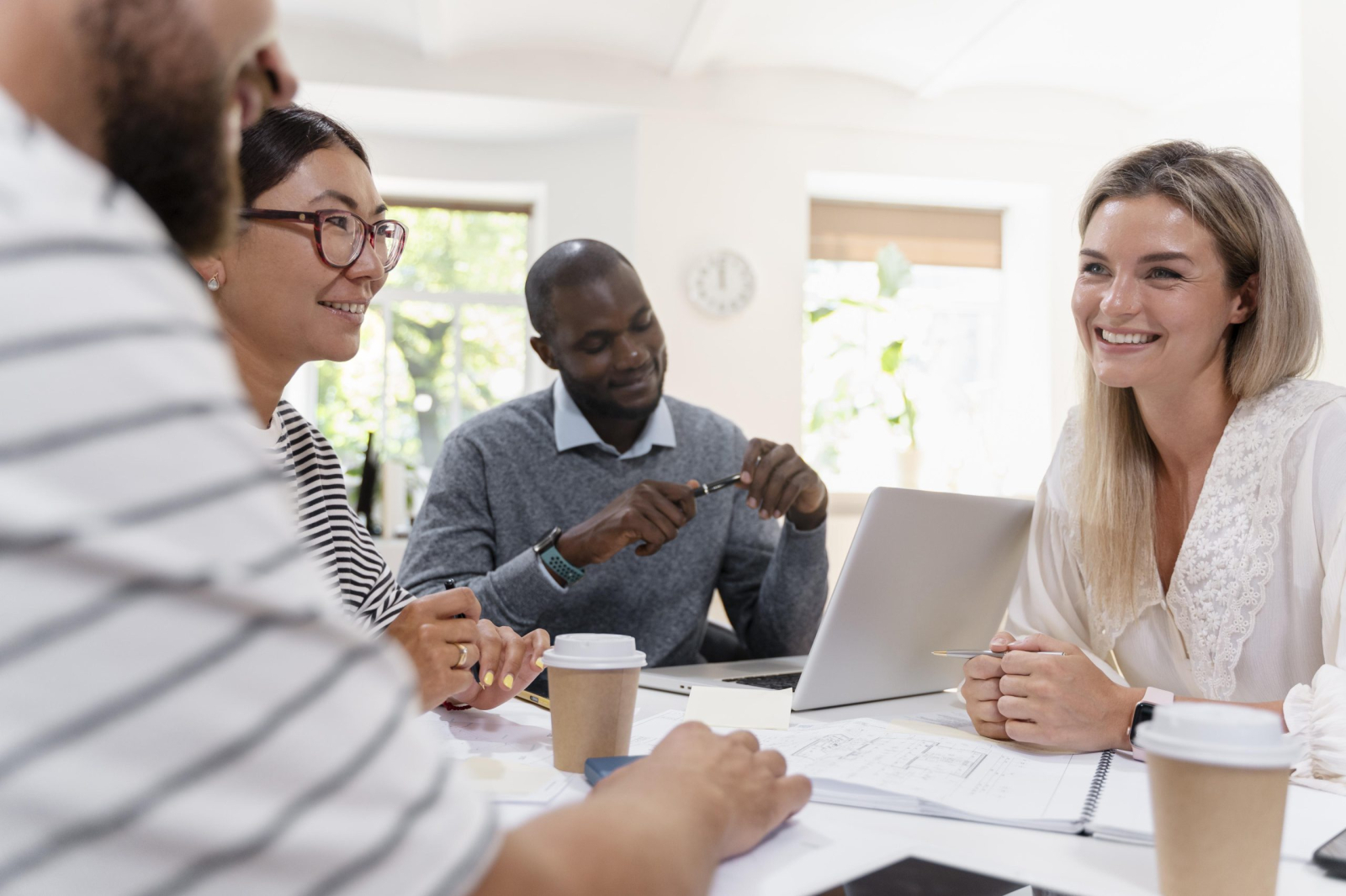 students-having-meeting